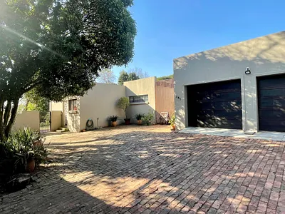 5 Bedroom House For Sale in Pretoria - OVi2.webp