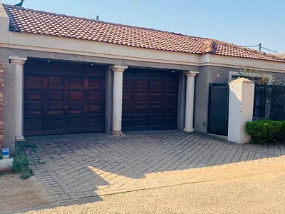 4 Bedroom House For Sale in Pretoria - gIfc.webp