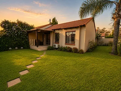 2 Bedroom Townhouse For Sale in Pretoria - 5Awa.webp