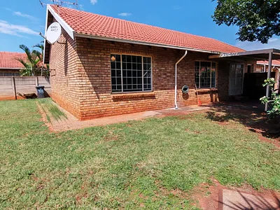 3 Bedroom Townhouse For Sale in Pretoria - LMfz.webp