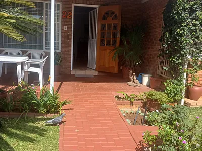 3 Bedroom Townhouse For Sale in Centurion - l2g2.webp