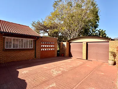 3 Bedroom House For Sale in Pretoria - Yi5k.webp