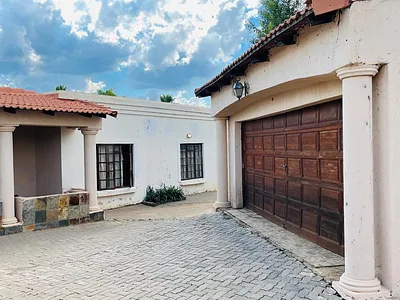 3 Bedroom House For Sale in Soshanguve - VW5b.webp