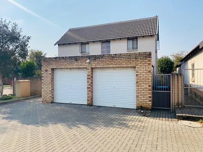 3 Bedroom Apartment For Sale in Pretoria - obcO.webp