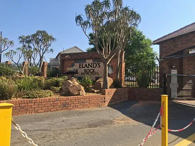 2 Bedroom Apartment For Sale in Alberton - tKlw.webp