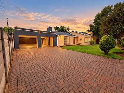 5 Bedroom House For Sale in Springs - Z6Vm.webp
