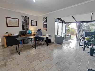 2 Bedroom Townhouse For Sale in Pretoria - Qh1T.webp