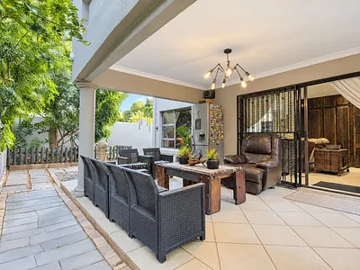 3 Bedroom Apartment For Sale in Pretoria - img