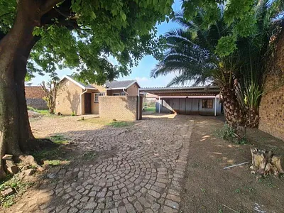 2 Bedroom House For Sale in Klippoortjie, Boksburg - dx08.webp