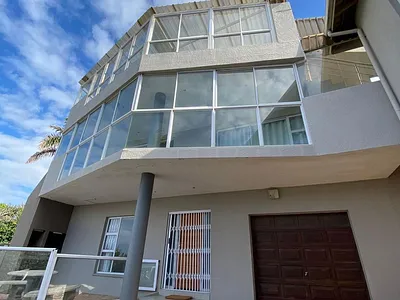 4 Bedroom House For Sale in Margate - qLQB.webp
