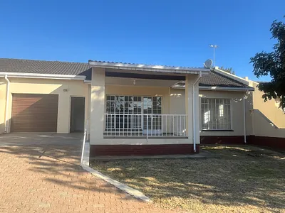 2 Bedroom Townhouse For Sale in Pretoria - YzTb.webp