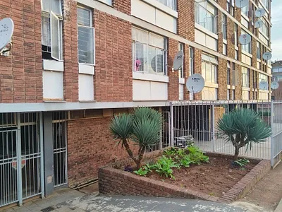 1 Bedroom Apartment For Sale in Pretoria - 1Z8B.webp