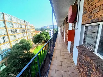 3 Bedroom Apartment For Sale in Pretoria - iQmN.webp