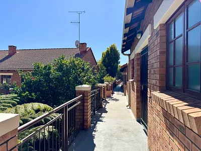 1 Bedroom Townhouse For Sale in Pretoria - yAU9.webp