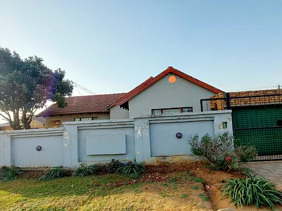 4 Bedroom House For Sale in Pretoria - f3Vp.webp