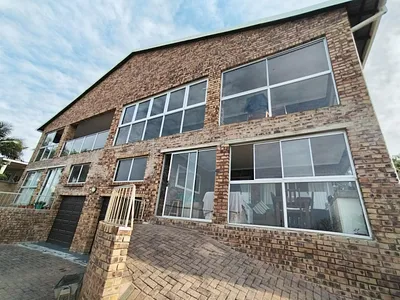 10 Bedroom House For Sale in Margate - 8ujj.webp