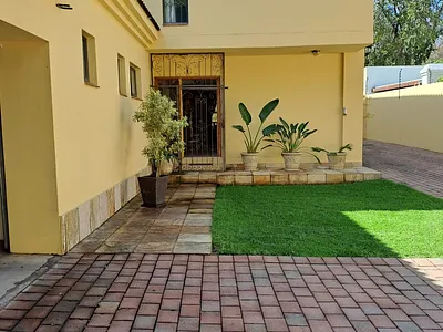 4 Bedroom Townhouse For Sale in Pretoria - rBEl.webp