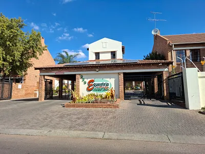 2 Bedroom Townhouse For Sale in Pretoria - lC24.webp