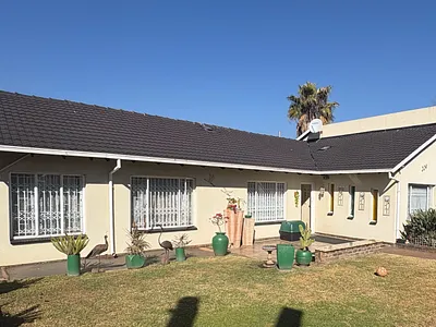 3 Bedroom House For Sale in Centurion - C7oM.webp