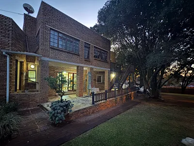 9 Bedroom House For Sale in Pretoria - y56N.webp