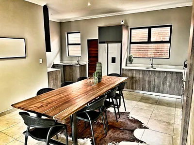 3 Bedroom Townhouse For Sale in Pretoria - VKfP.webp