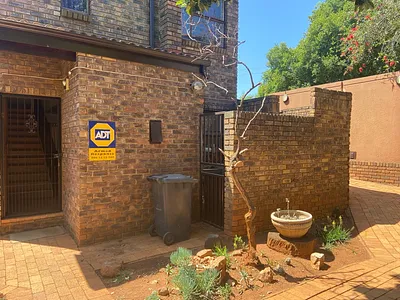 2 Bedroom Apartment For Sale in Pretoria - S1BE.webp