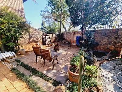2 Bedroom Apartment For Sale in Pretoria - eOuC.webp