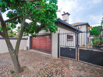5 Bedroom House For Sale in Pretoria - WjZb.webp