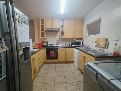 3 Bedroom Apartment For Sale in Pretoria - lVNy.webp