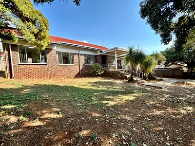 5 Bedroom House For Sale in Centurion - OLcc.webp