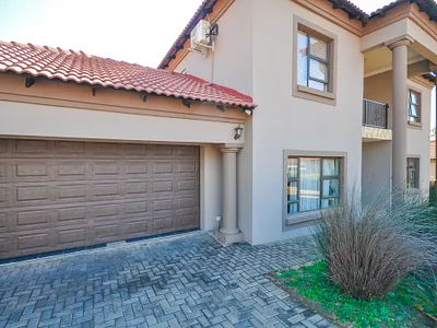4 Bedroom House For Sale in Pretoria - COQk.webp