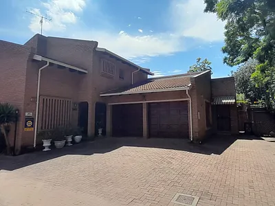 3 Bedroom Townhouse To Rent in Pretoria - BflD.webp