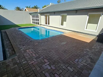 5 Bedroom House For Sale in Centurion - pme9.webp