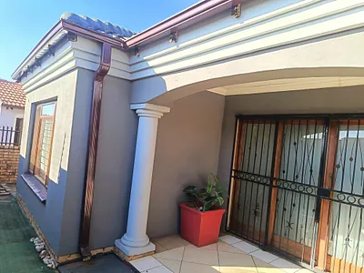 3 Bedroom House For Sale in Pretoria - img