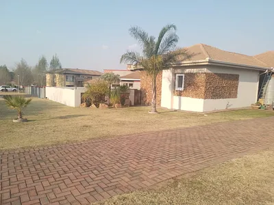 4 Bedroom House For Sale in Bankenveld Estate, Witbank - img