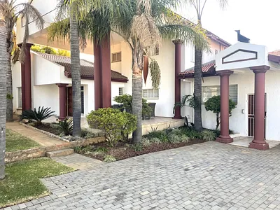 8 Bedroom House For Sale in Pretoria - KrhR.webp