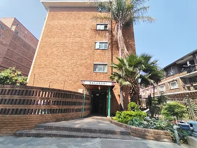 2 Bedroom Apartment For Sale in Pretoria - hV1O.webp