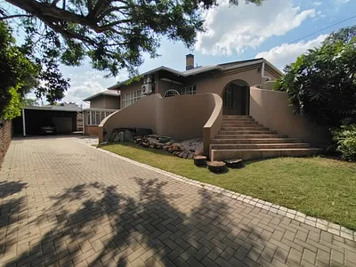 4 Bedroom House For Sale in Pretoria - img