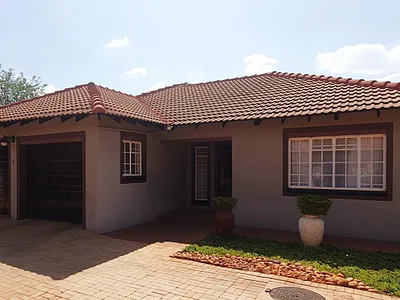 3 Bedroom Townhouse For Sale in Mookgopong - tgWe.webp