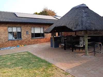 3 Bedroom Townhouse For Sale in Pretoria - img