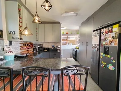 3 Bedroom Townhouse For Sale in Pretoria - XcFy.webp