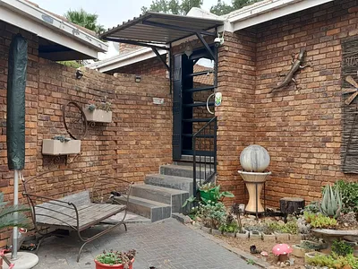 3 Bedroom Townhouse For Sale in Pretoria - oLZZ.webp