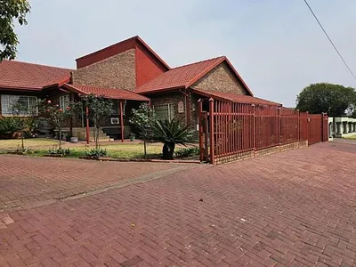 5 Bedroom House For Sale in Witbank - 9pSV.webp
