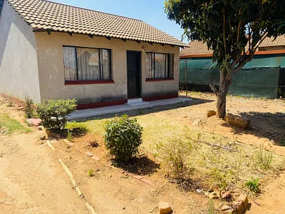 2 Bedroom House For Sale in Pretoria - HcwC.webp