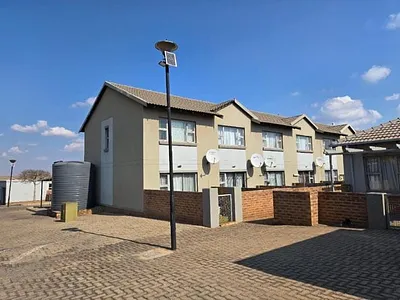 2 Bedroom Apartment For Sale in Witbank - CHFu.webp