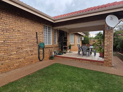 2 Bedroom Townhouse For Sale in Pretoria - dbzP.webp