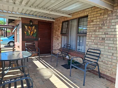 2 Bedroom Townhouse For Sale in Pretoria - b0aF.webp
