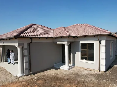 4 Bedroom House For Sale in Akasia - YawD.webp