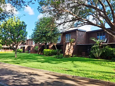 2 Bedroom Apartment For Sale in Pretoria - Ud6w.webp