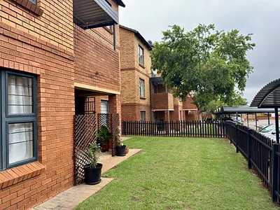 2 Bedroom Townhouse For Sale in Pretoria - img